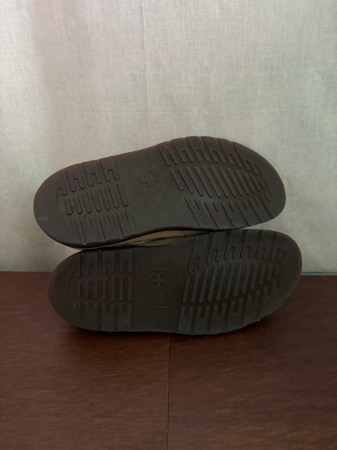 Dr. Martens isham suede 250 상품이미지8