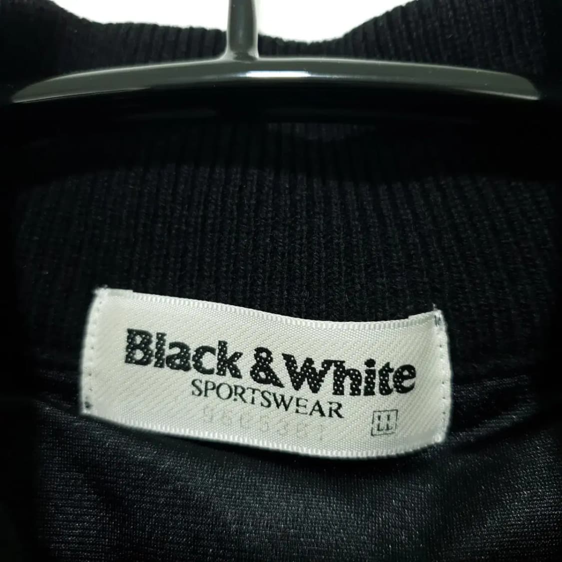 블랙 앤 화이트 반집업 울 니트 조끼 110_i797 상품이미지2