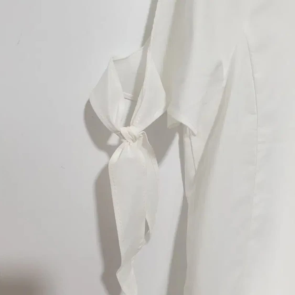 플라스틱 아일랜드 블라우스 M_S0240 상품이미지4