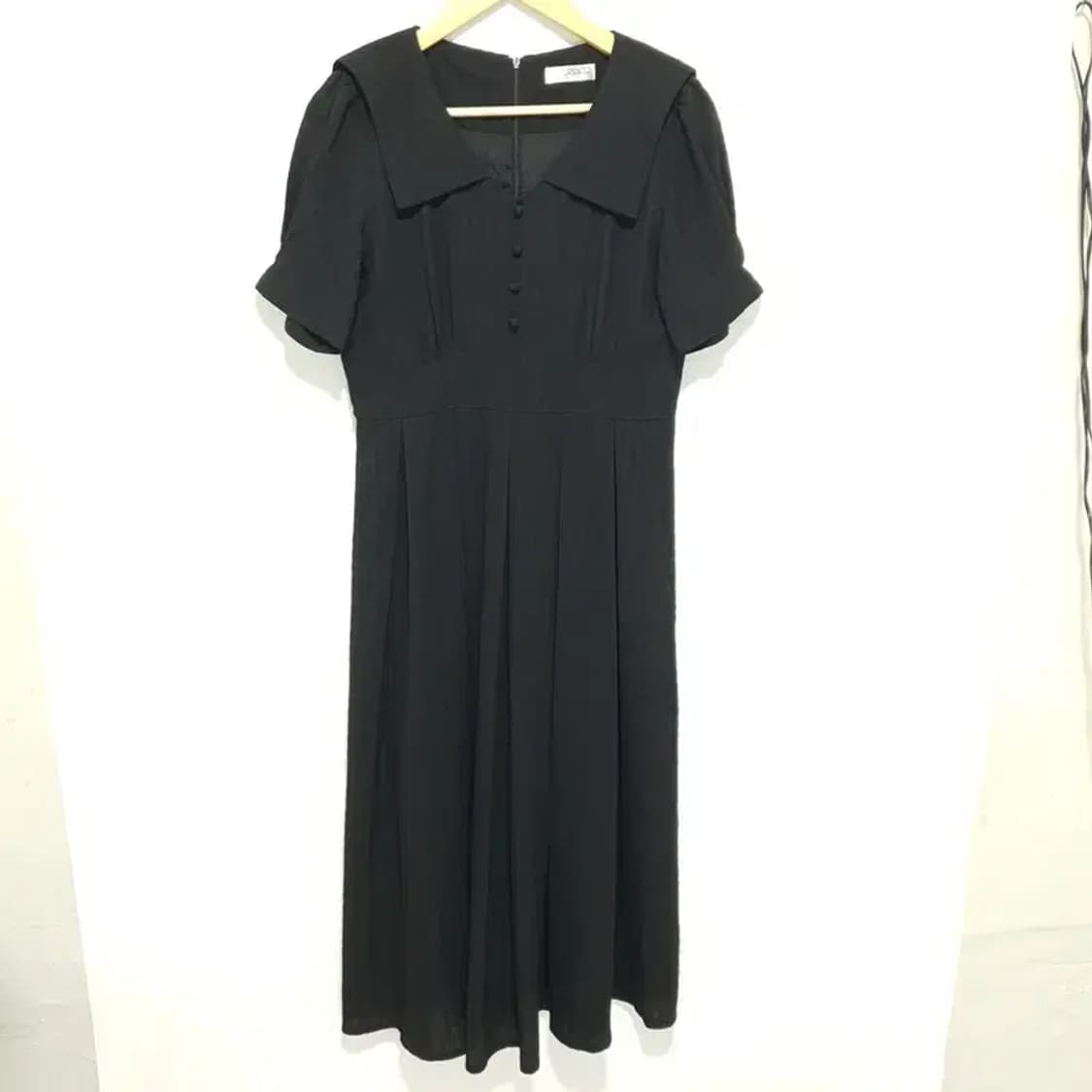 리리앤코 빅카라 브이넥 플리츠 원피스 2_S0349 상품이미지1