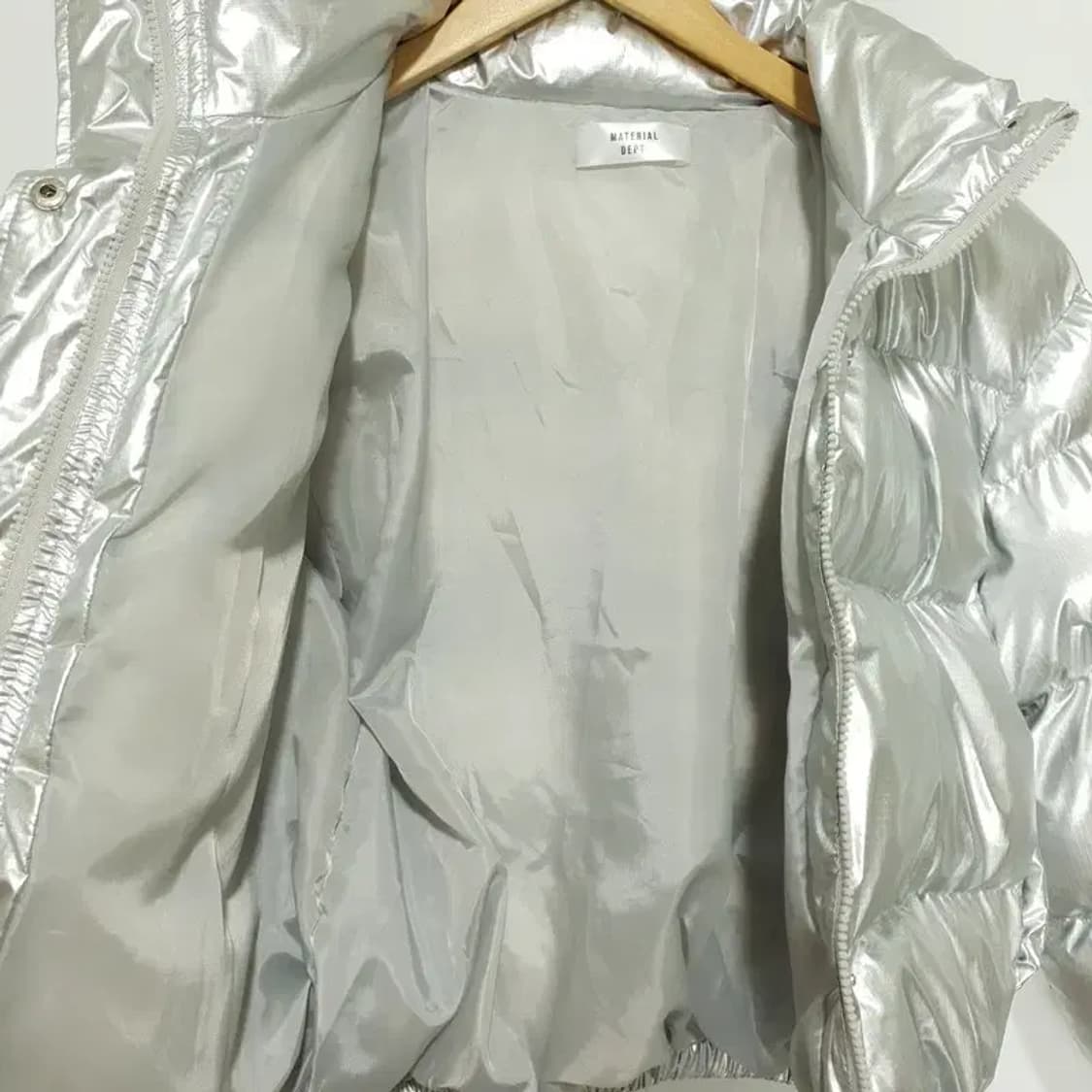 여성 실버 메탈 유광 숏 패딩 F_W0087 상품이미지5