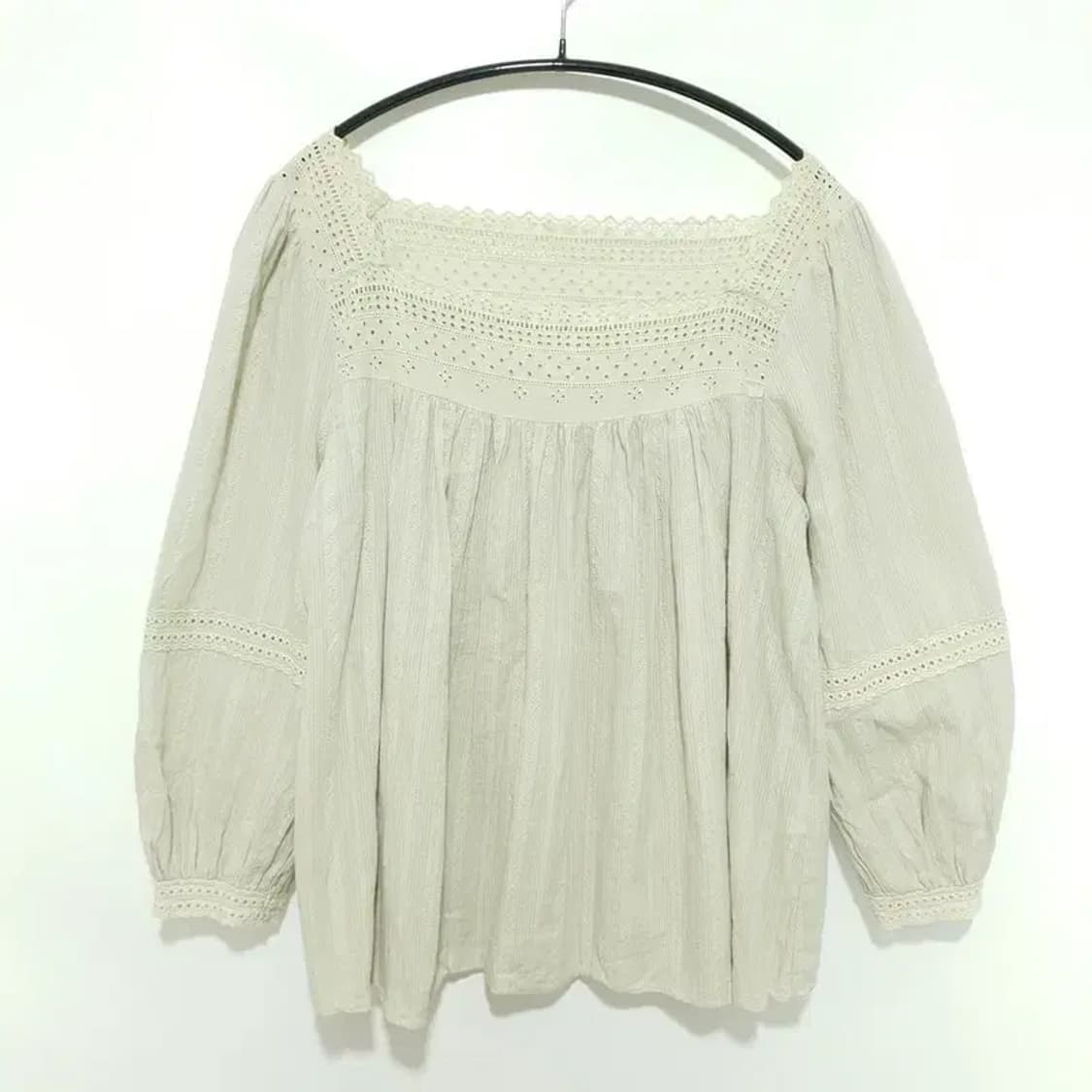 체리코코 펀칭 블라우스 F_M0334 상품이미지1