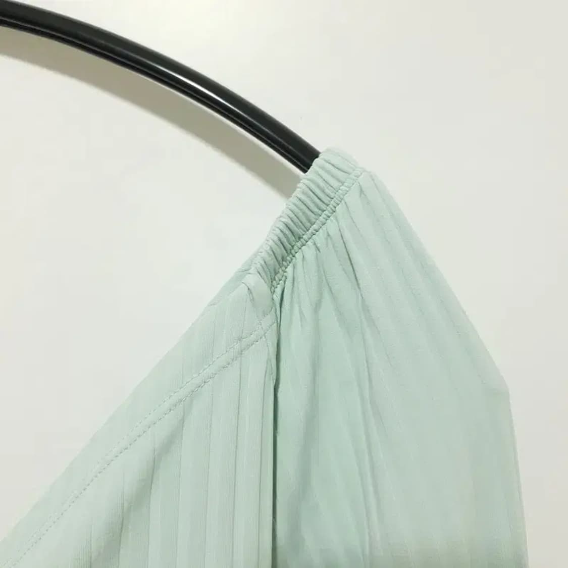 안다르 리브드 랩 스타일 크롭 탑 2_M0621 상품이미지2