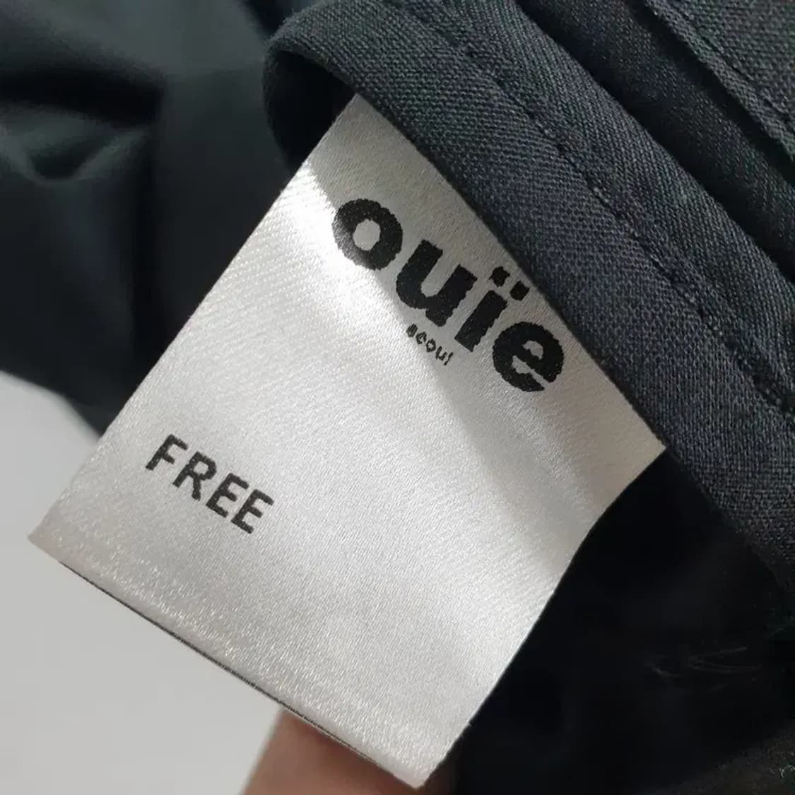 OUIE 우이 리본 끈나시 블라우스 F_S0804 상품이미지4