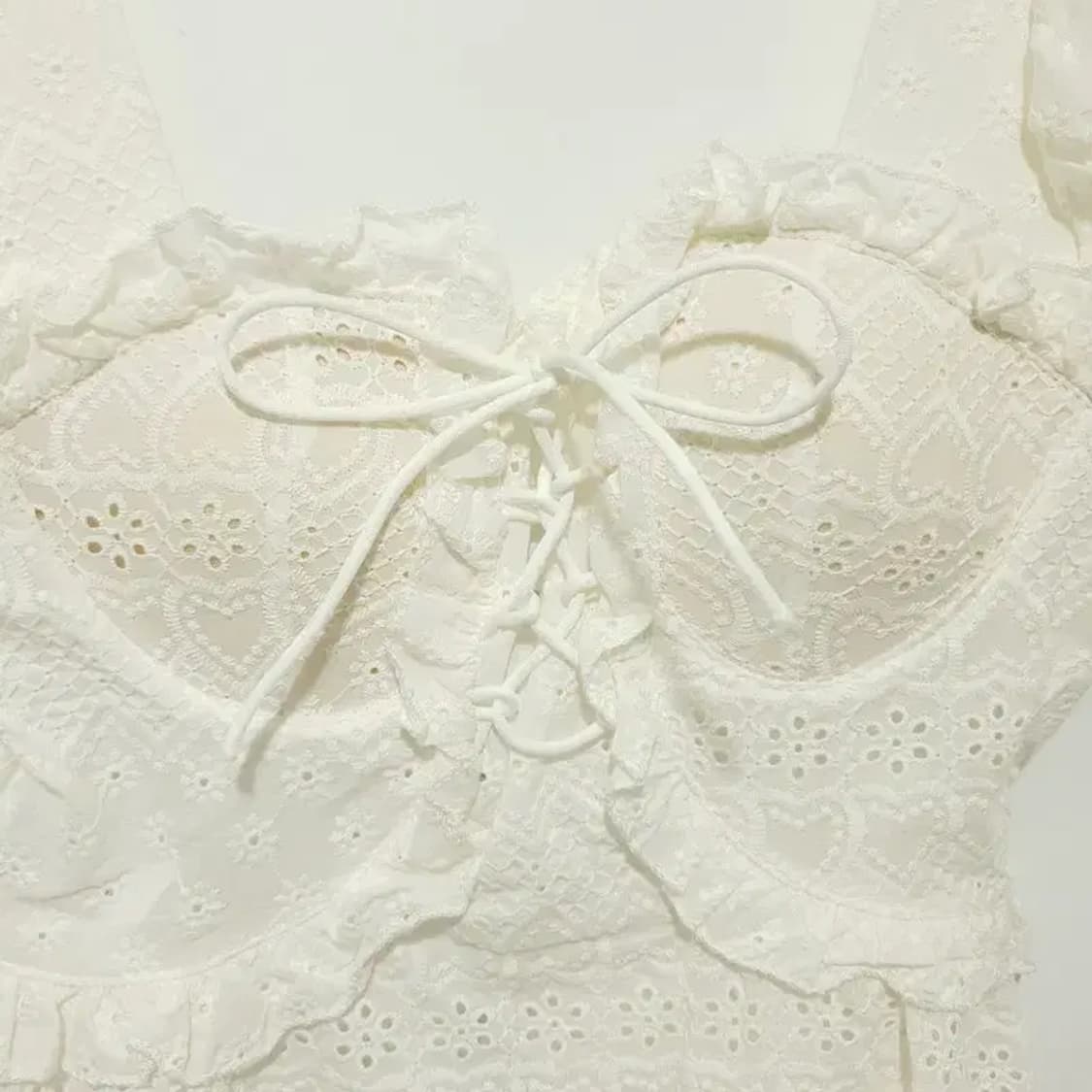 크롭 펀칭 블라우스 F_S0970 상품이미지3