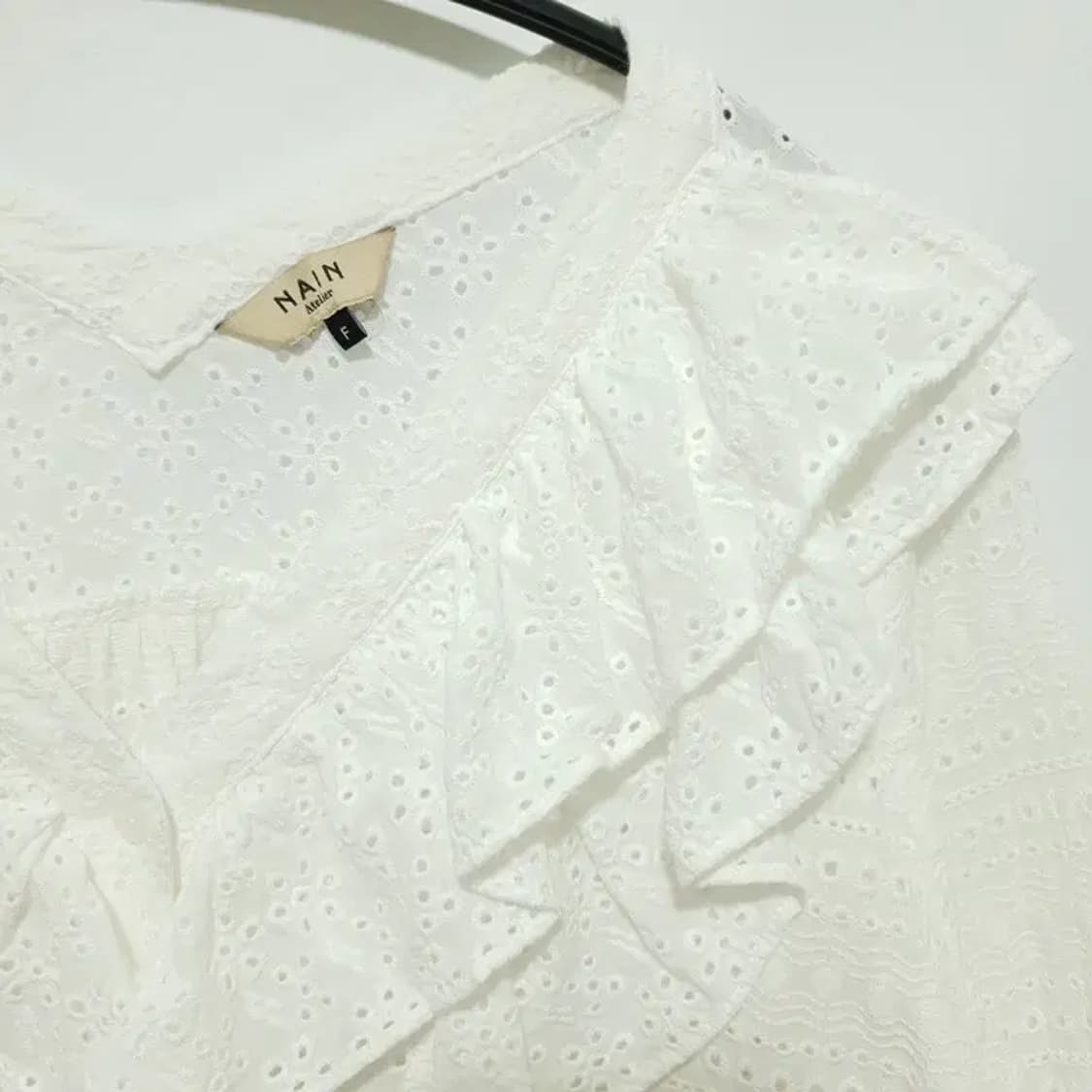 아틀리에 나인 펀칭 블라우스 F_M1004 상품이미지2