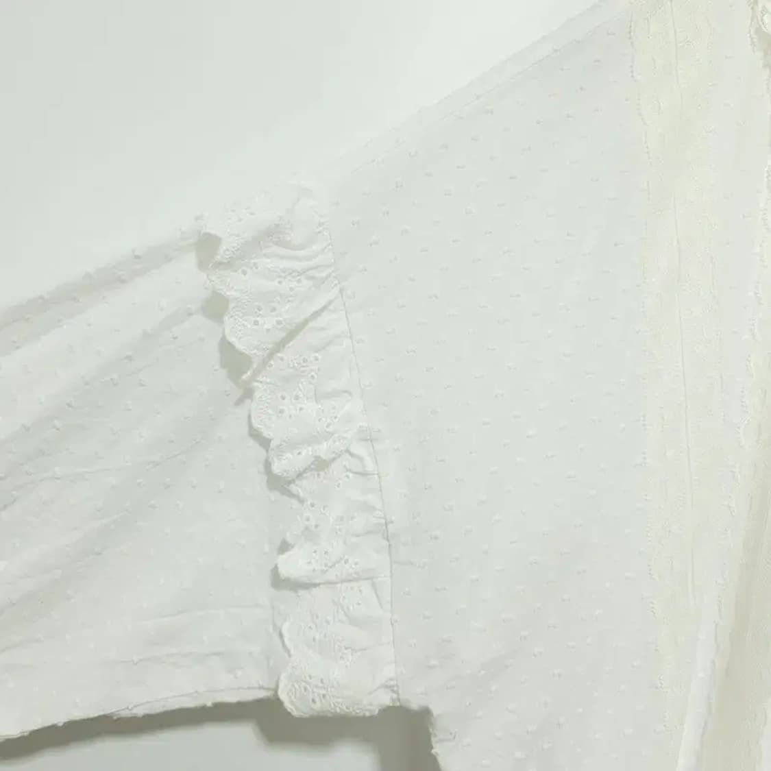 임블리 펀칭 레이스 블라우스 F_M1005 상품이미지4