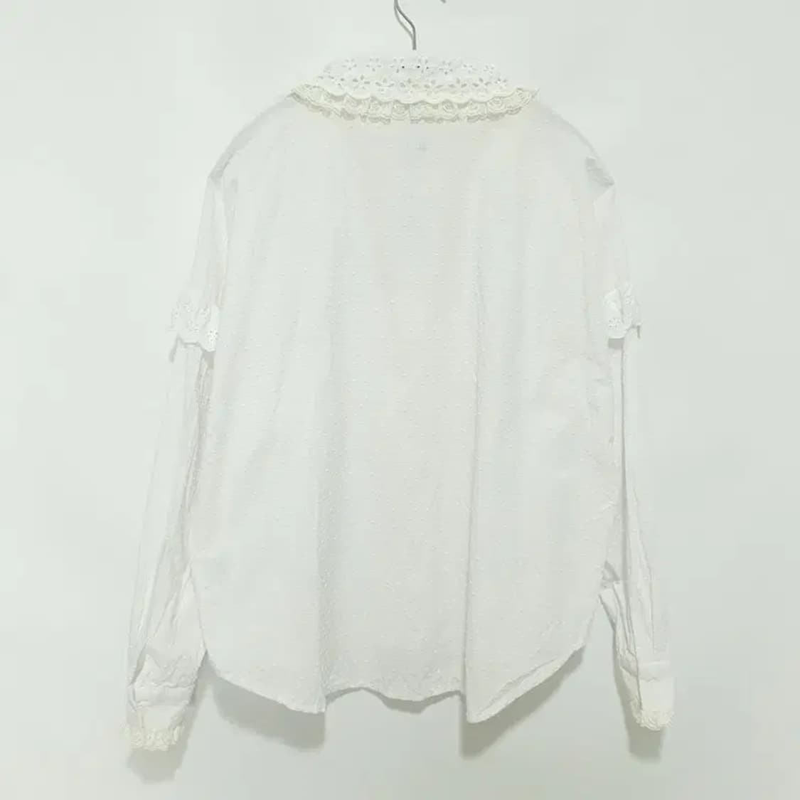 임블리 펀칭 레이스 블라우스 F_M1005 상품이미지5