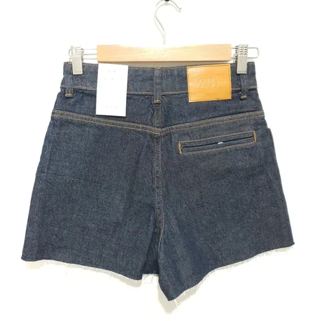 자라 슈퍼 하이라이즈 데님 숏 팬츠 EUR 36_S1059 상품이미지4