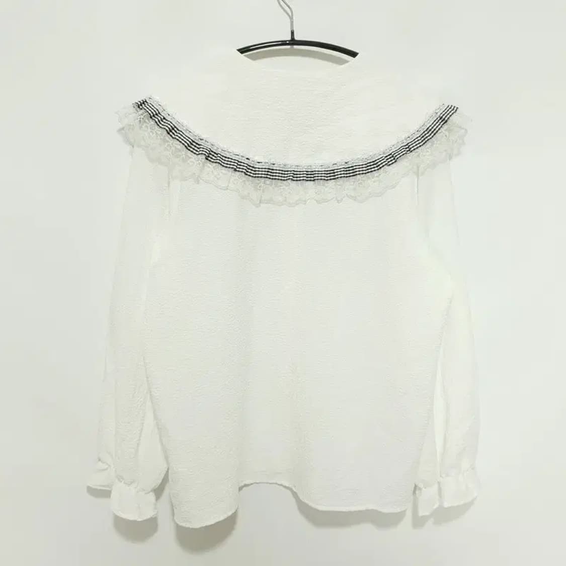 밀 스튜디오 빅카라 프릴 블라우스 F_M1090 상품이미지5