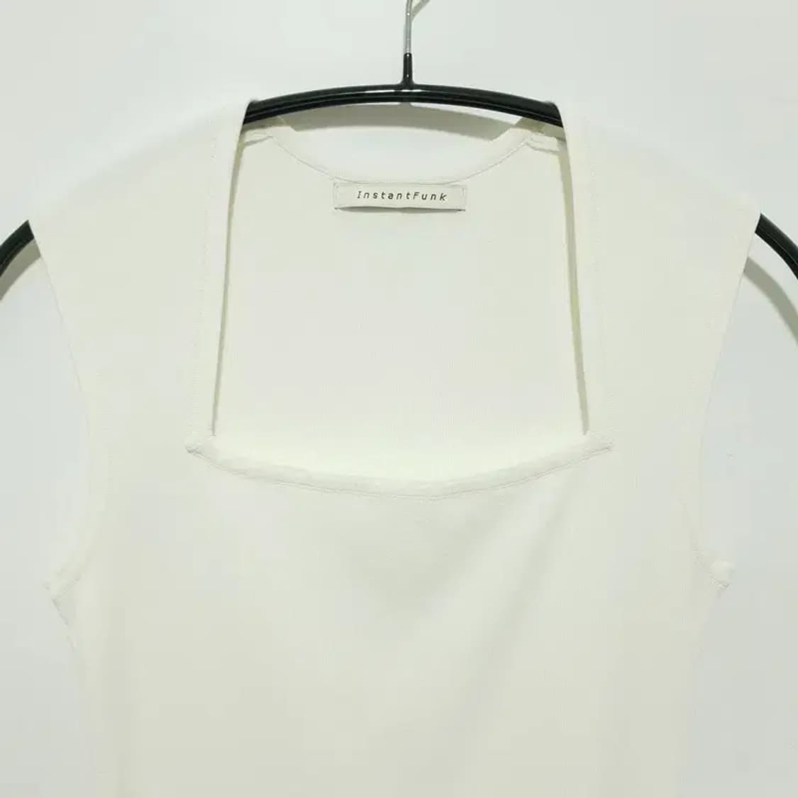 인스턴트펑크 스퀘어넥 니트 슬리브리스 0_S1082 상품이미지2