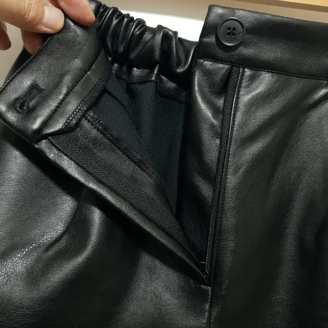 뒷밴딩 기모 레더 숏 팬츠 F_M1188 상품이미지3