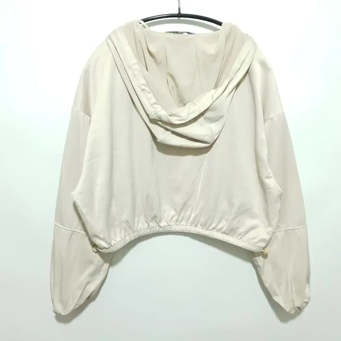 자라 새틴 크롭 후드티 M_M1310 상품이미지4