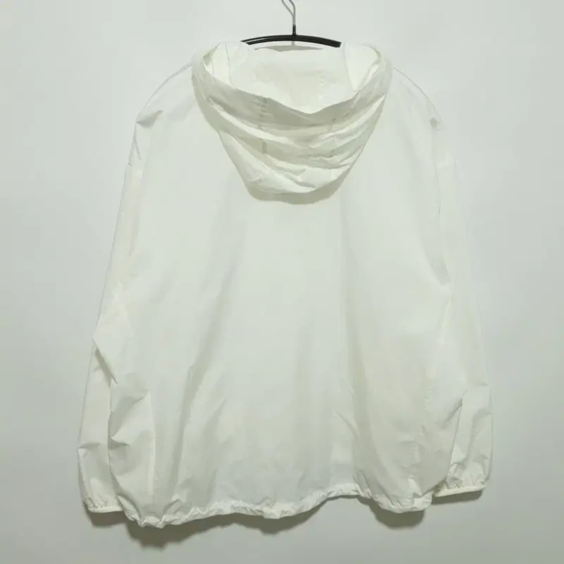 유니클로 여성 포케터블 UV 바람막이 자켓 L_M1348 상품이미지5