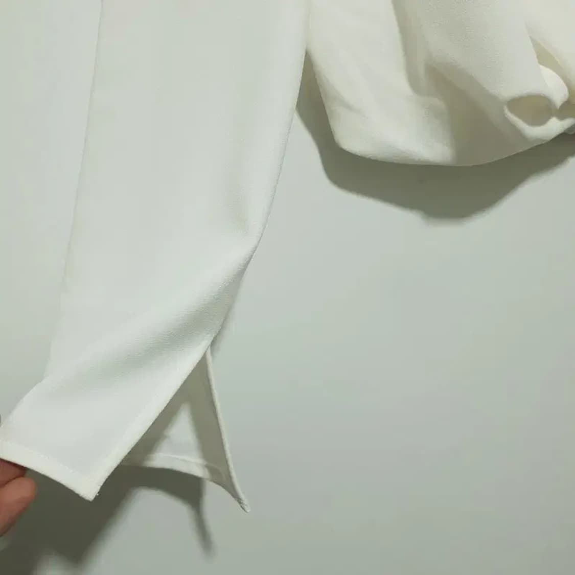 자라 오픈 크롭 블라우스 S_M1460 상품이미지4