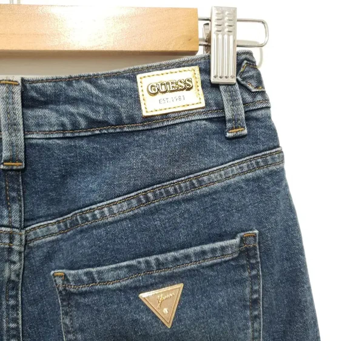 게스 여성 금속장식 D톤 플레어 부츠컷 데님 팬츠 25_M1630 상품이미지5