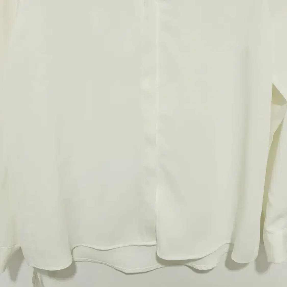 베니토 노카라 브이넥 블라우스 F_M1668 상품이미지3