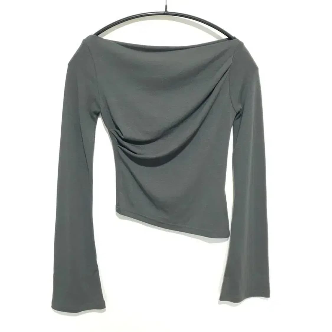 NEVY 오프숄더 언발 긴팔티 F_M1741 상품이미지1