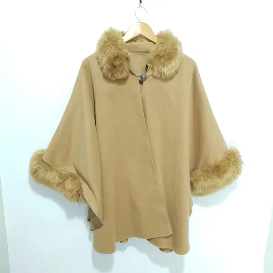 퍼 케이프 코트 F_W0399 상품이미지1