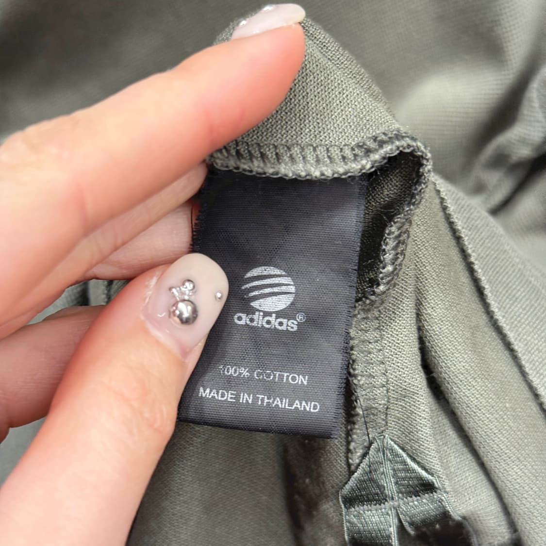 요지 야마모토 아디다스 콜라보 피케 티셔츠 로고 자수 디테일 카키 상품이미지8