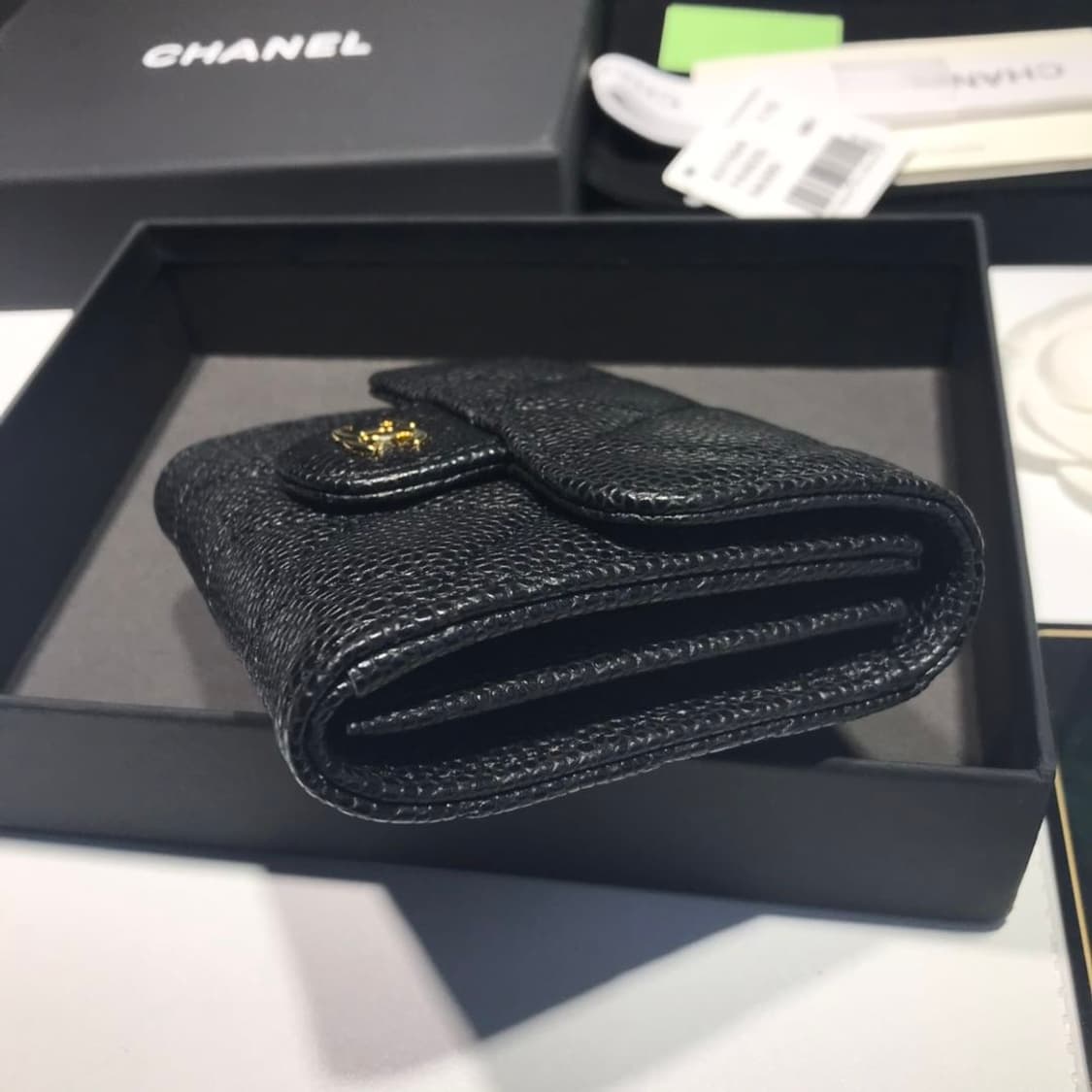 샤넬 클래식 카드 홀더 그레인드 카프스킨 & 실버 메탈 블랙 상품이미지4