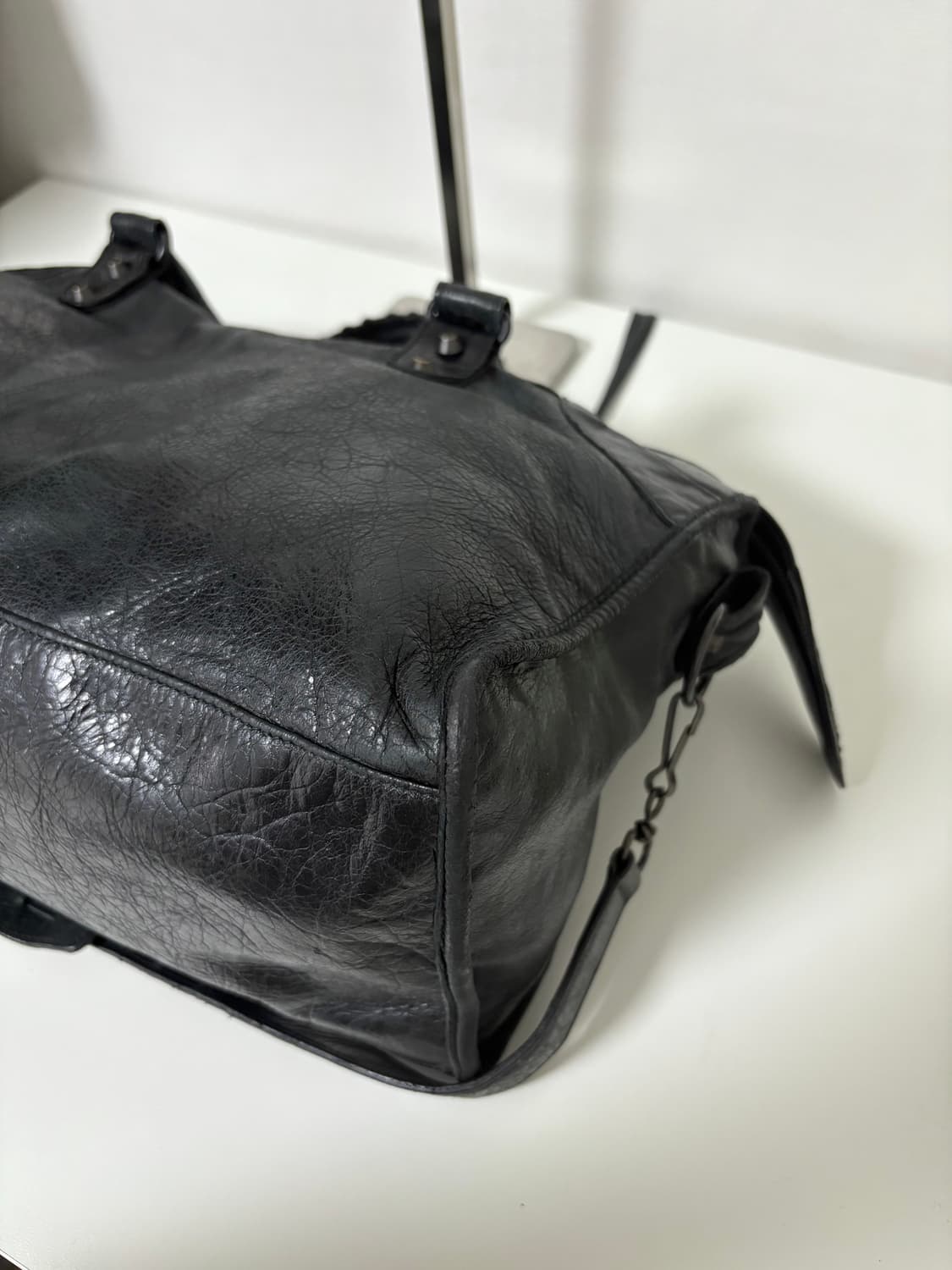 발렌시아가 파트타임 모터백 블랙 상품이미지7