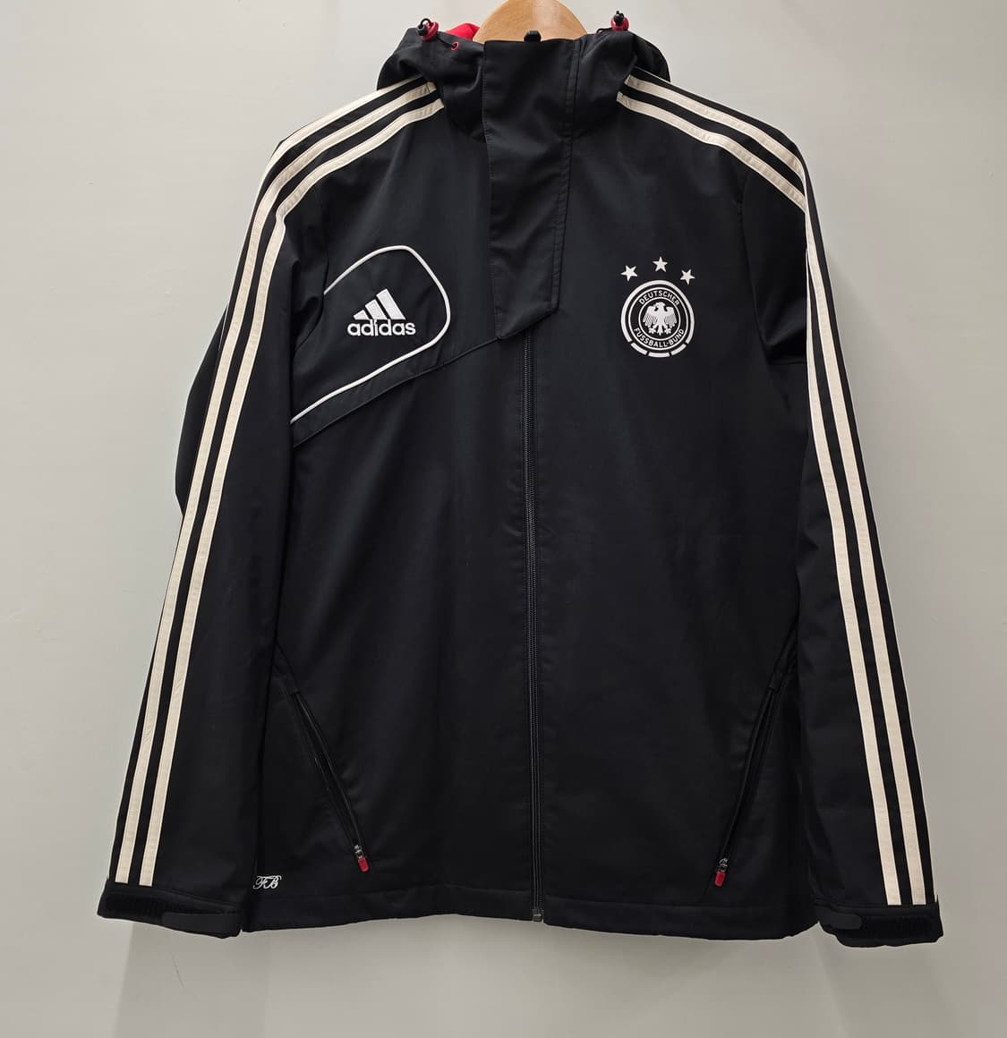 아디다스 독일 국대 트래블 바람막이 자켓.
싸이즈 100   택포 상품이미지1