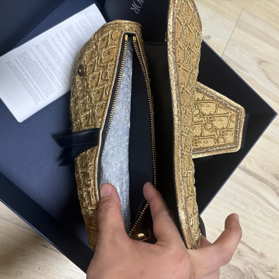 [한정판/백화점판/새상품급] 디올 골드 새들백 상품이미지4