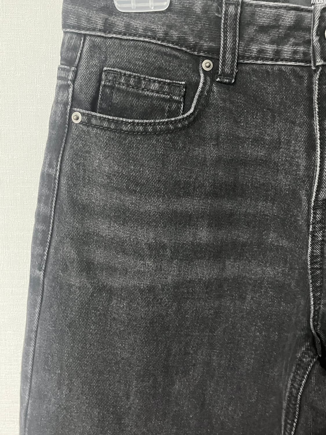 무신사 스탠다드 우먼즈 로 라이즈 와이드 데님 팬츠 [워시드 블랙] 상품이미지4