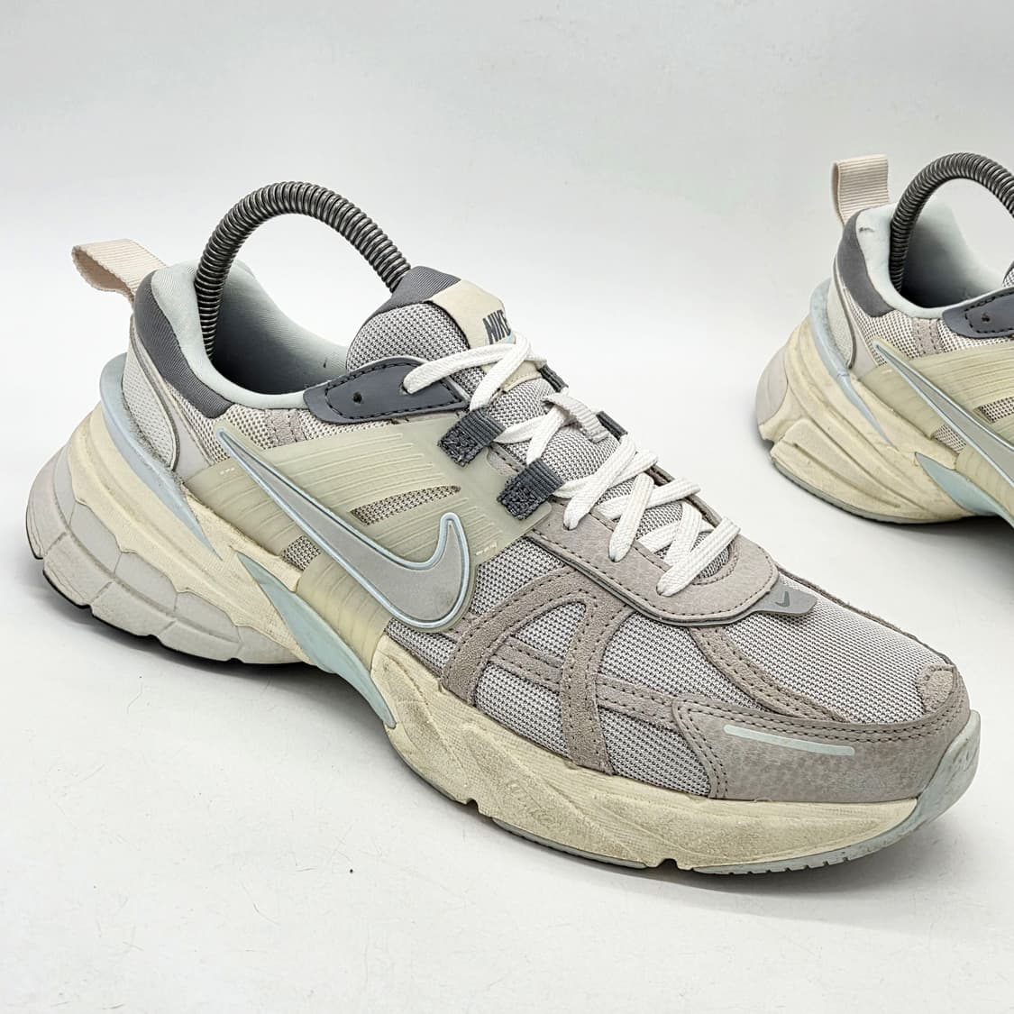 나이키 V2K 런 라이트 본 메탈릭 플래티넘 (265) 상품이미지5