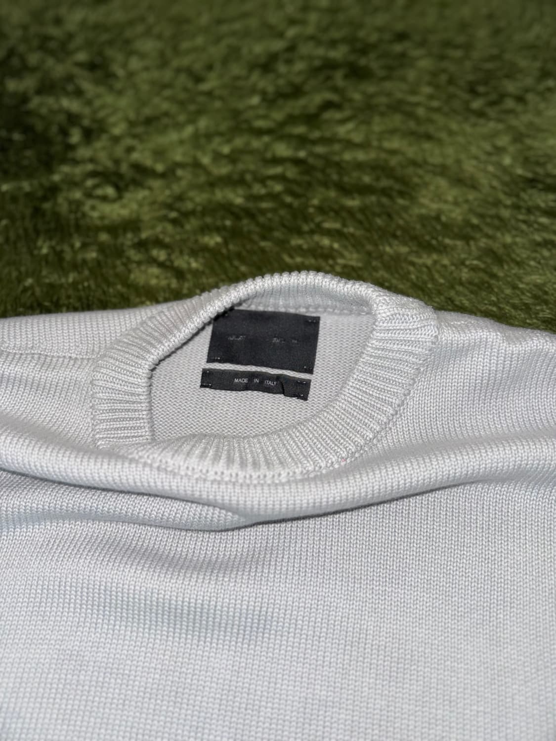 [48] heliot emil 엘리엇 에밀 리플렉티브 로고 크루넥 니트 상품이미지3