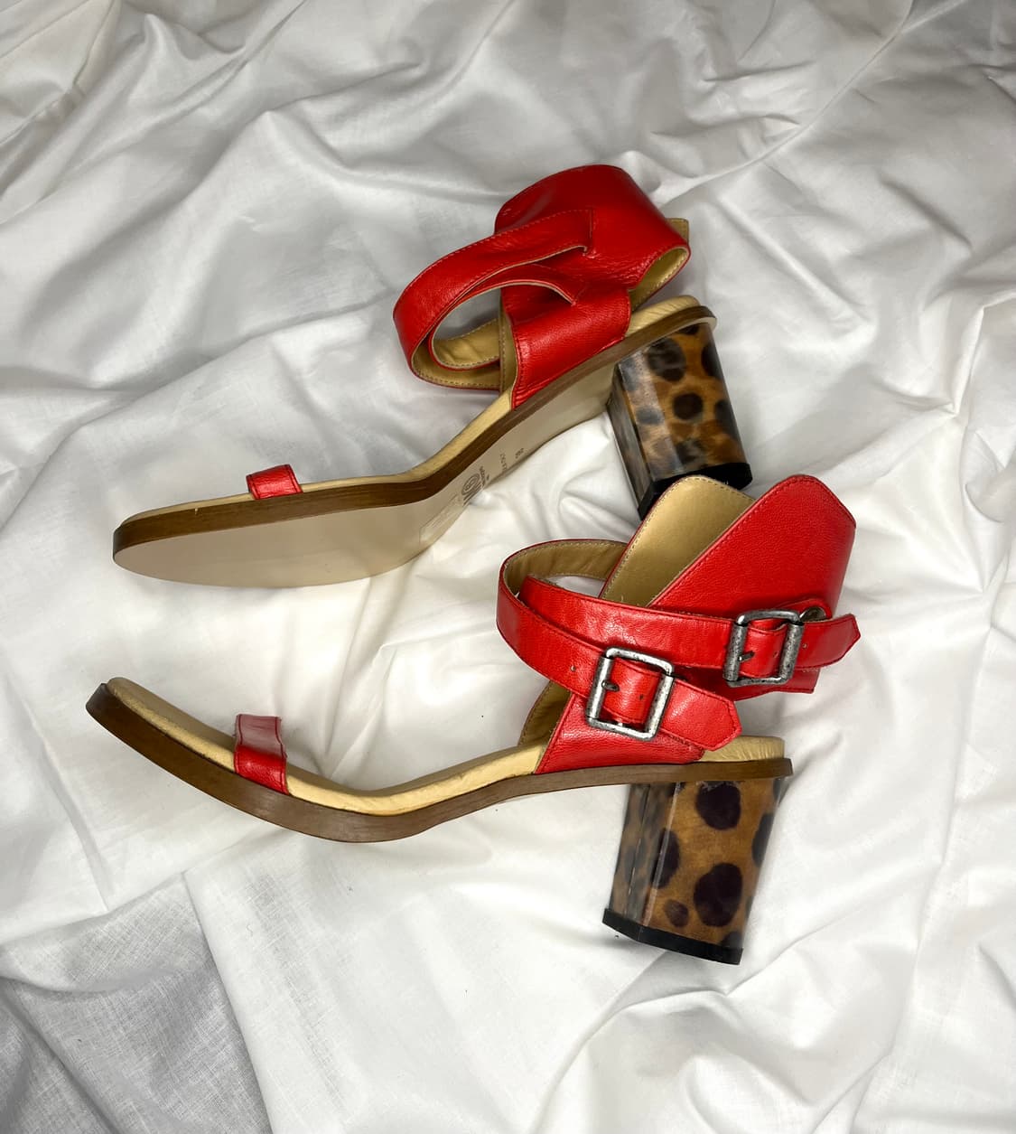 MM6 메종 마르지엘라 홀로그래픽 레오파드 힐 샌달 상품이미지1