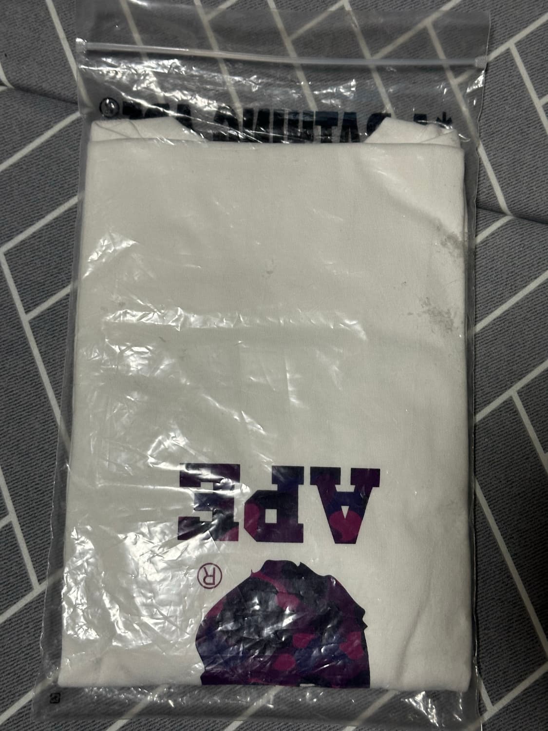 베이프 컬러 카모 컬리지 티셔츠 상품이미지3