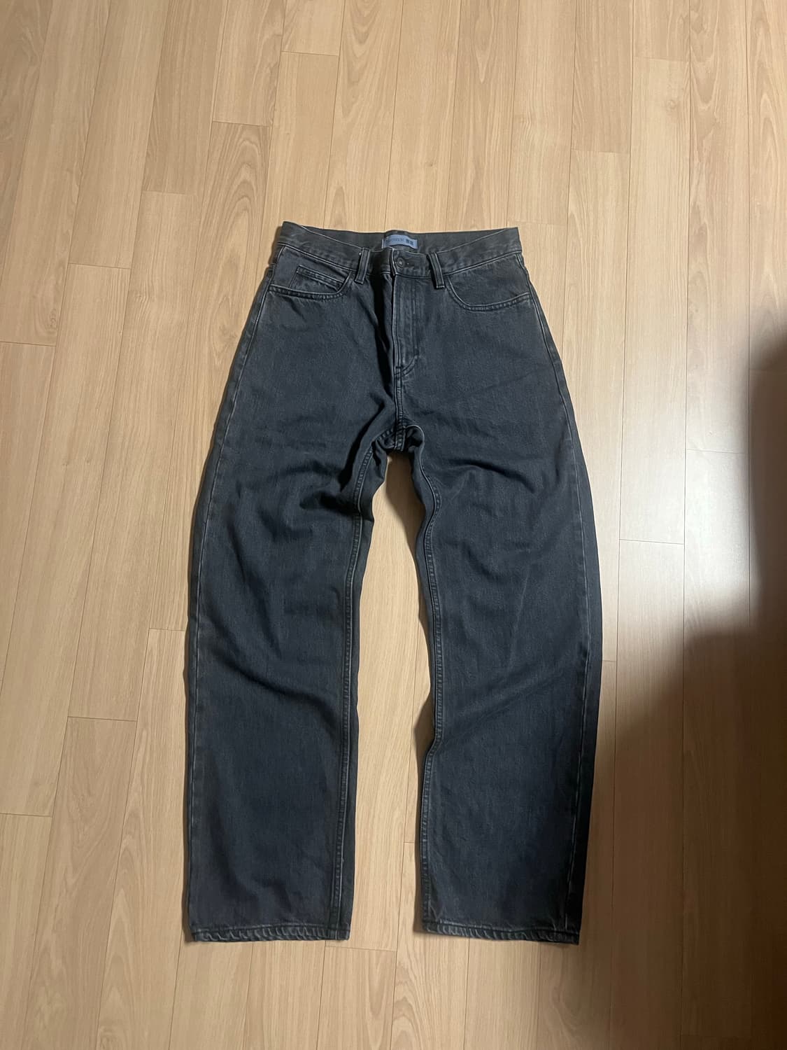 Uniqlo JWA 스트레이트 핏 데님 상품이미지1