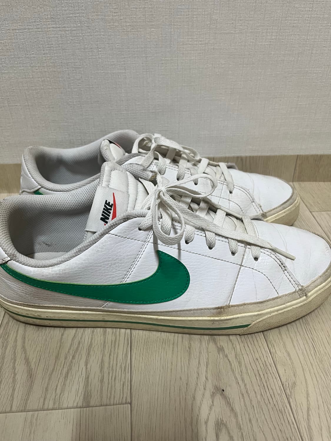 나이키 코트 비전 로우 스니커즈입니다 상품이미지2