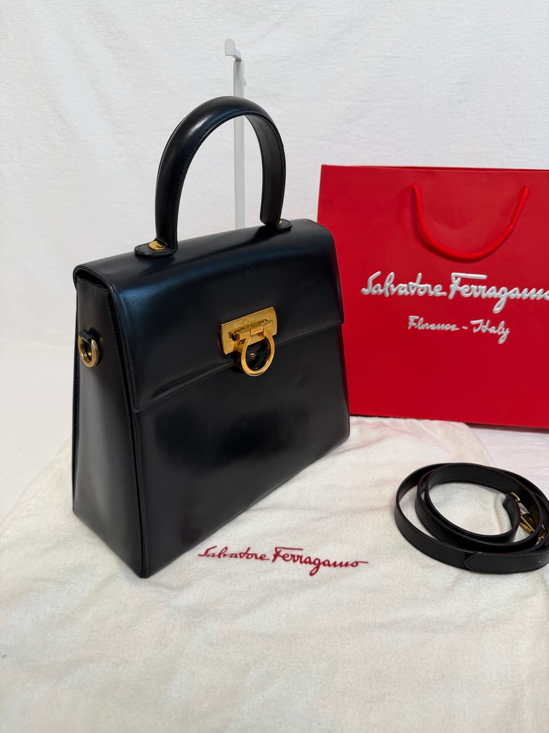 정품 페라가모 블랙 미디움 간치니백 탑핸들백 토트백 핸드백 차정원백 때 상품이미지4
