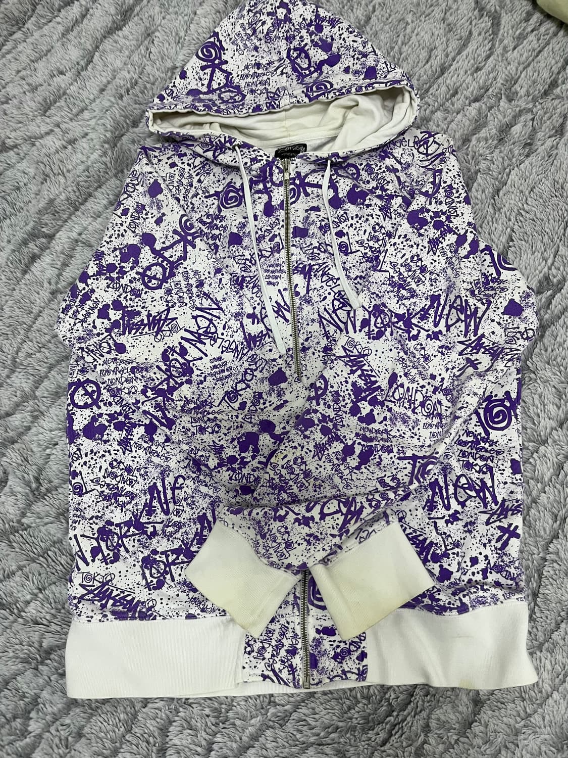 스투시 낙서 후드집업 상품이미지1