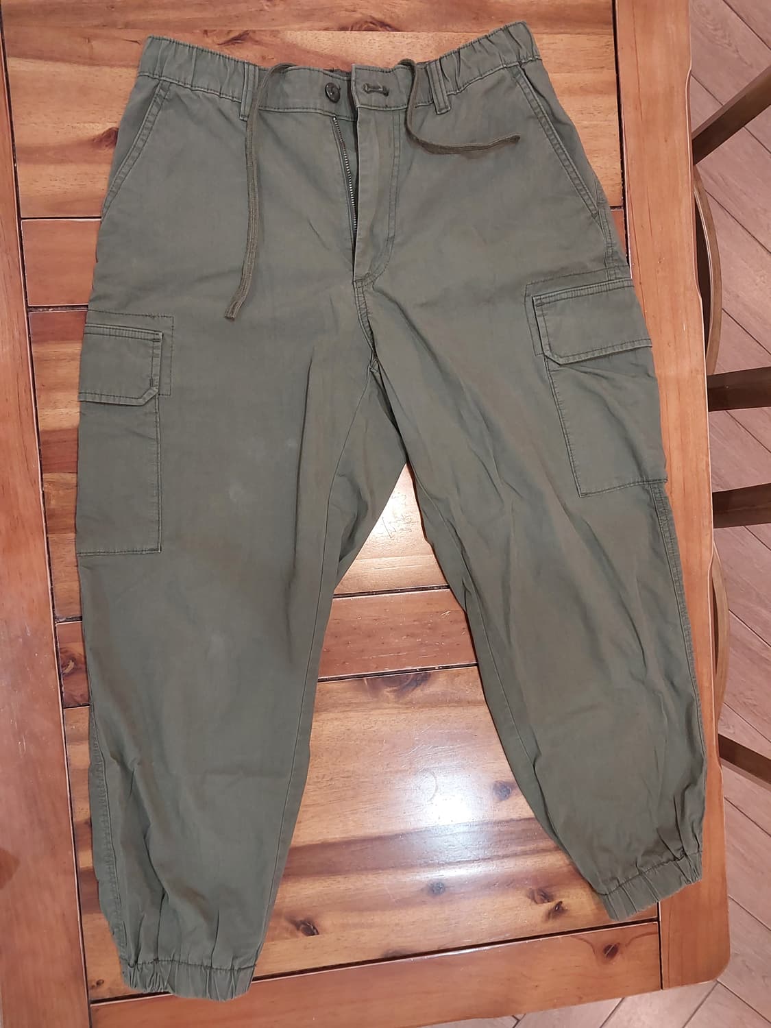 유니클로 올리브컬러 카고 조거 팬츠 S (29사이즈 전후 추천) 상품이미지1