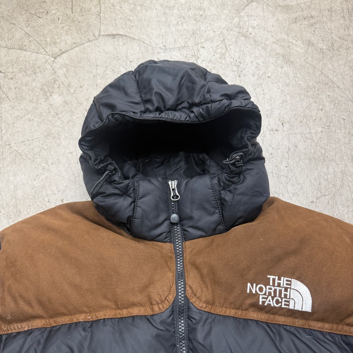 노스페이스 1996 한정판 스웨이드 눕시 700필 상품이미지2