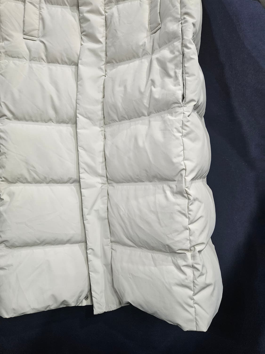 게스 아이보리컬러 남성 105 덕다운 롱패딩  상품이미지6