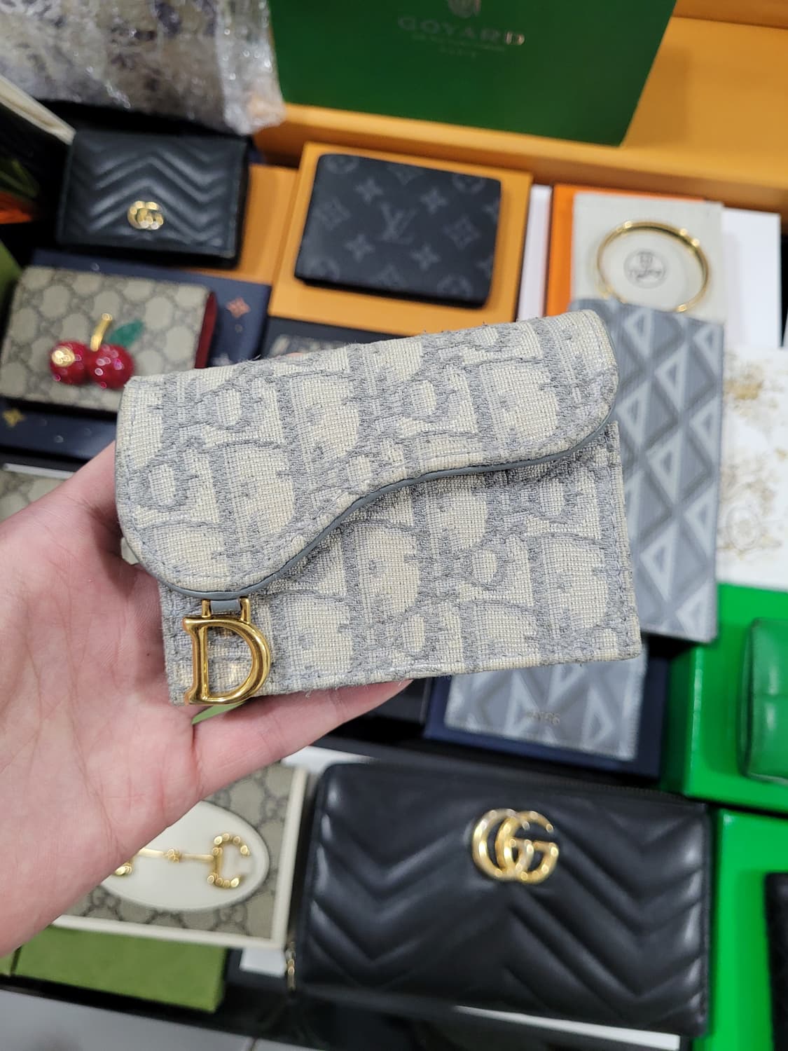 디올 오블리크 새들플랩 그레이 카드지갑 상품이미지1