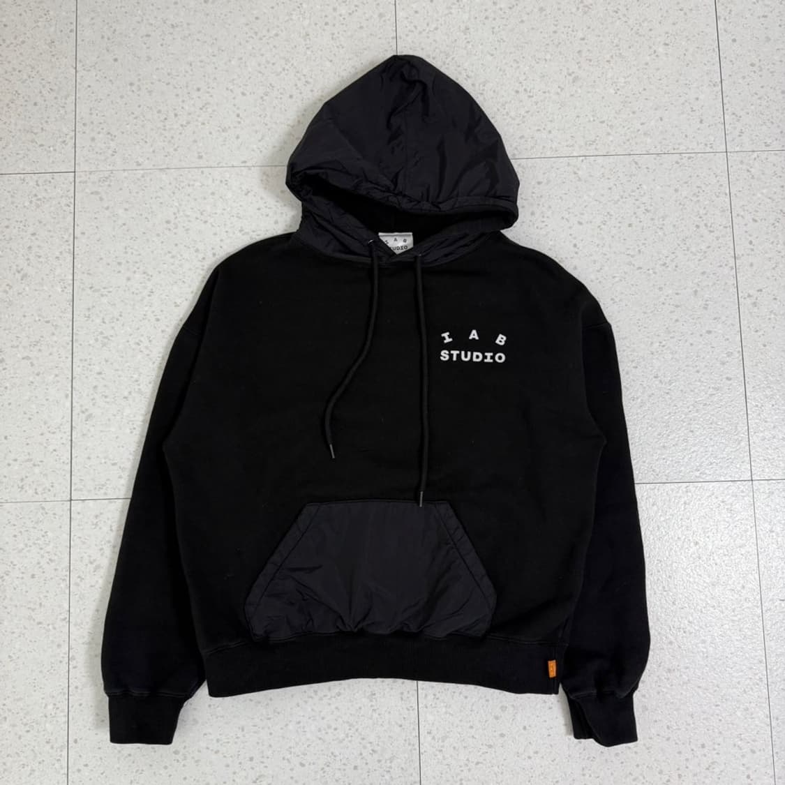 아이앱스튜디오 우븐 블랙 후드티 상품이미지6