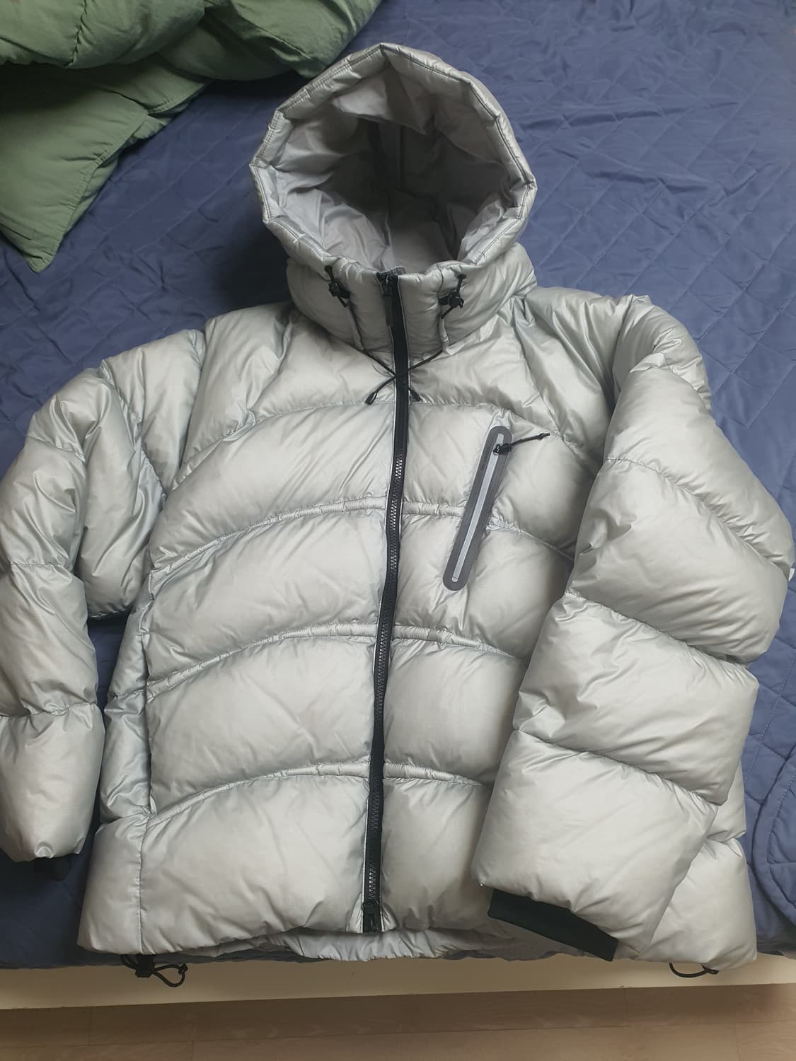 UNI플라잉77 슈퍼라이트 후드형 헤비 구스다운 Xl사이즈 상품이미지1