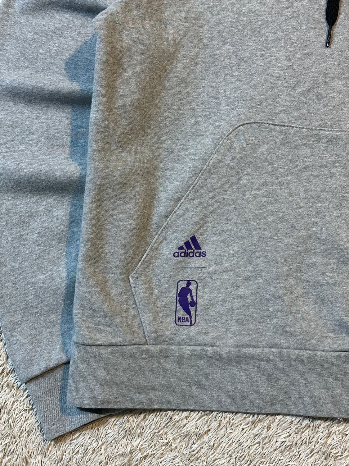 아디다스 ADIDAS 레이커스 후드티 그레이 상품이미지3