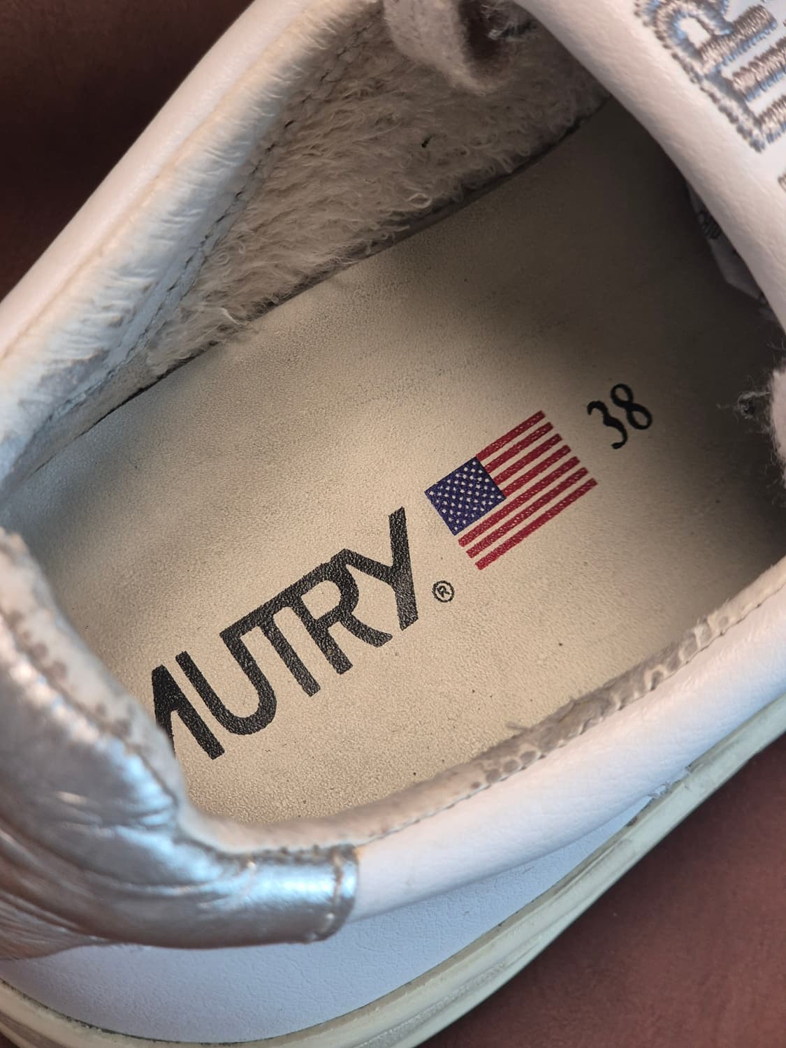 240-245(38) 오트리 메달리스트 로우 스니커  상품이미지5