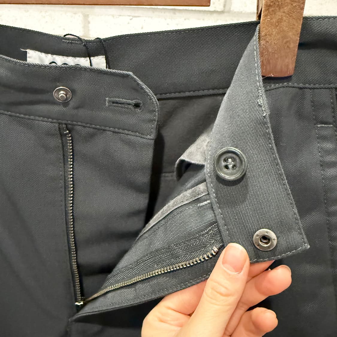 COS 코스 사틴 코튼팬츠 플랩포켓 디테일 레귤러핏 청녹 상품이미지7