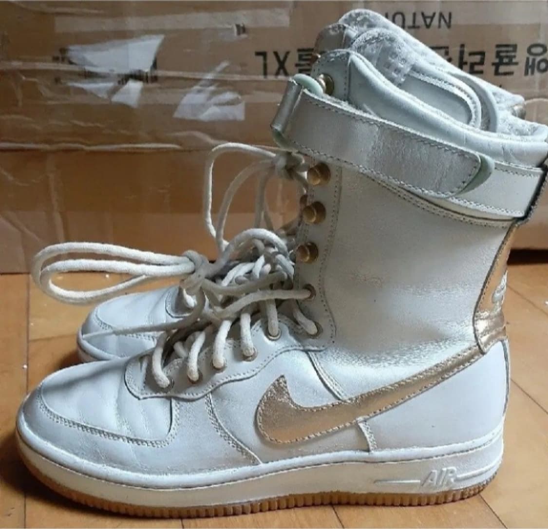 00s 올드스쿨 나이키 에어포스1 6인치 털부츠 흰금 240 상품이미지3