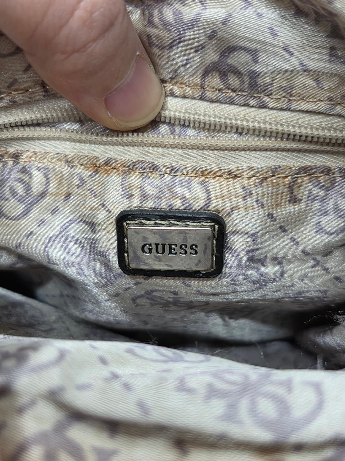 guess 게스 블랙 체인크로스백 상품이미지4