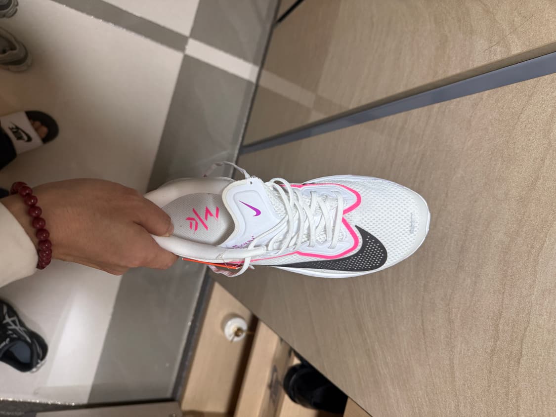 새상품)나이키 줌플라이6 화이트 비비드 그레이프 260 판매 상품이미지2