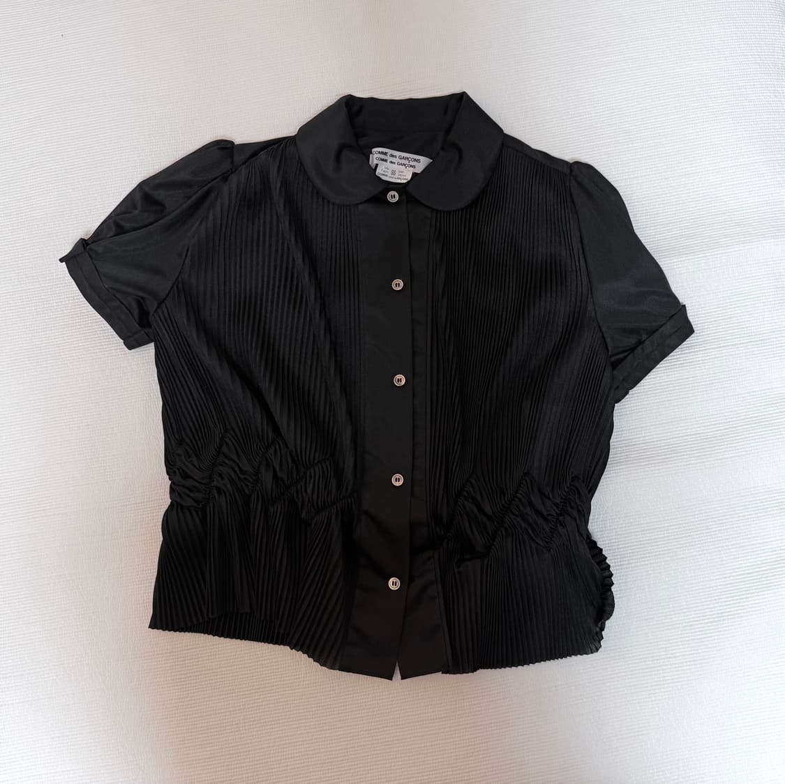 Pleated Round Collar Blouse Black SS 상품이미지1